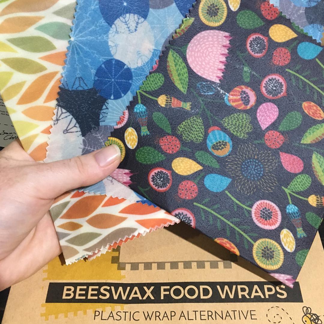 Bee Wrappy - Beeswax Wrap 4 Pieces Pack (2 Small, 1 Medium, 1 Large) Bee Wax Food Wrap